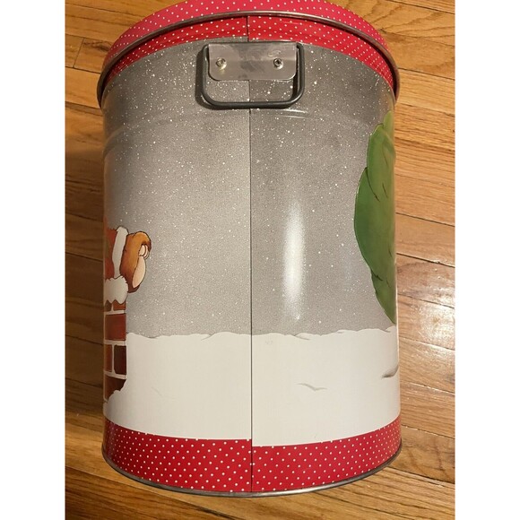 Bertels Can Co Wilkes Barre PA Christmas Bear Popcorn Tin Canister Large Vtg - Picture 2 of 11